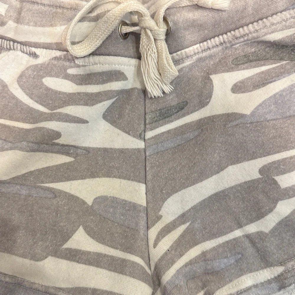Vintage Havana Gray and Blue Camo Shorts. Size large